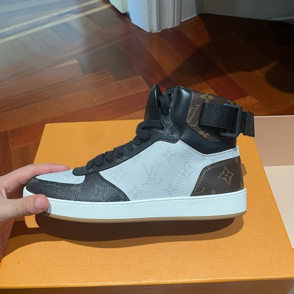 COPY - Louis Vuitton Rivoli Sneakers Brand new - Picture 7 of 9